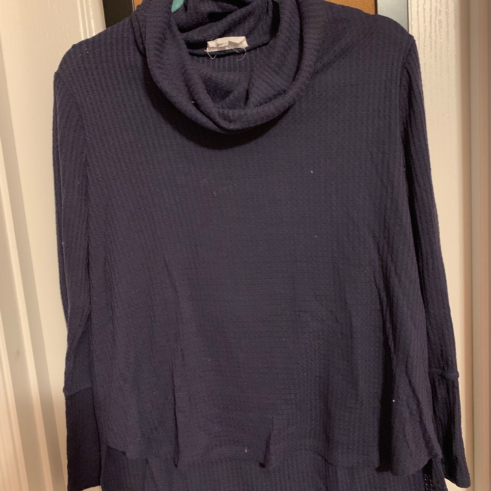 Hi low sweater size large